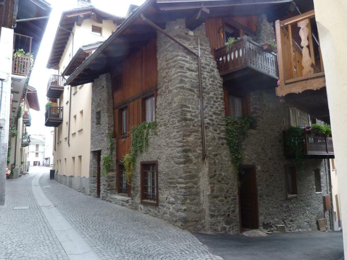 Casa Vacanza In Centro A La Salle Exteriér fotografie