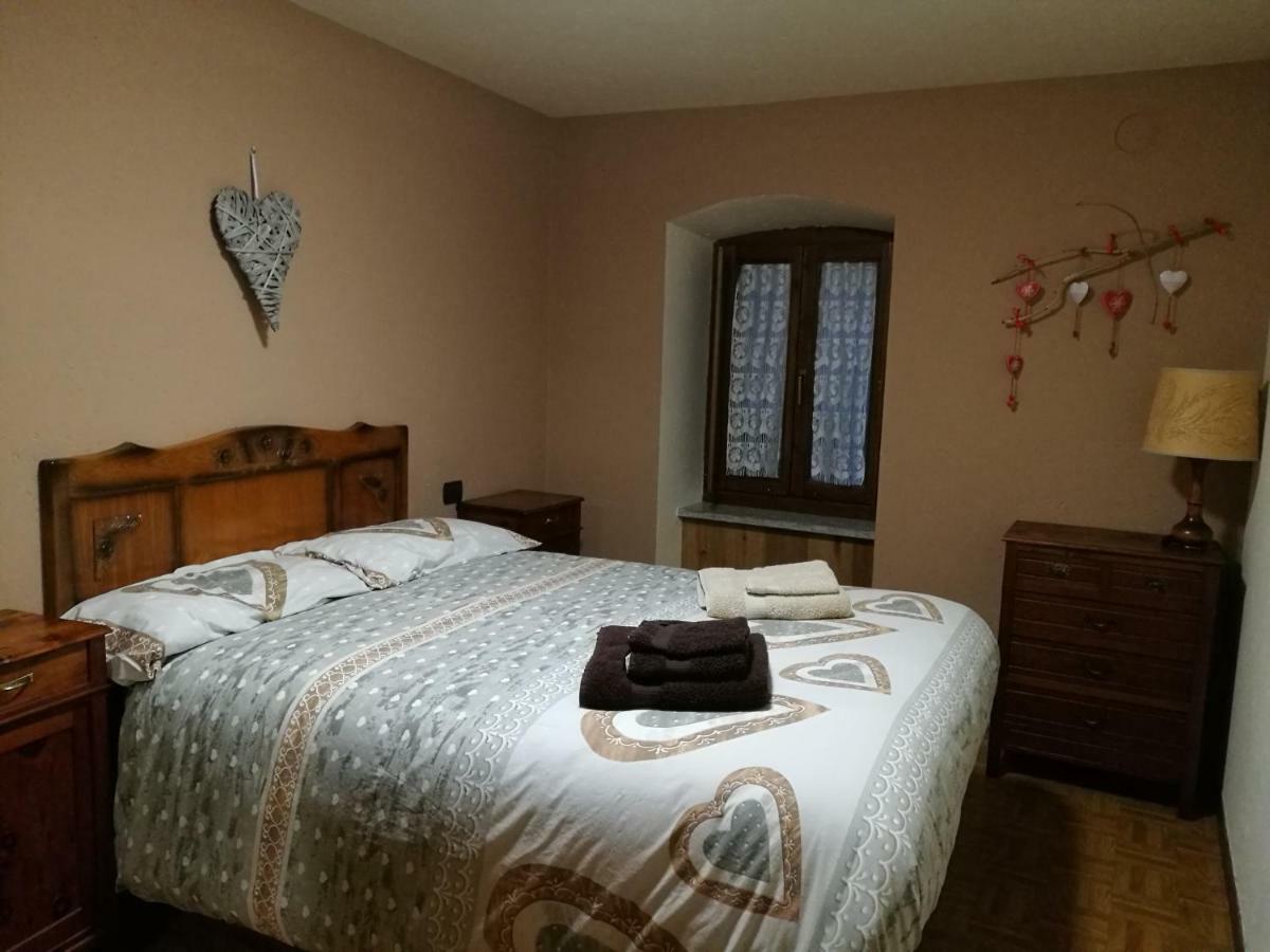 Casa Vacanza In Centro A La Salle Exteriér fotografie