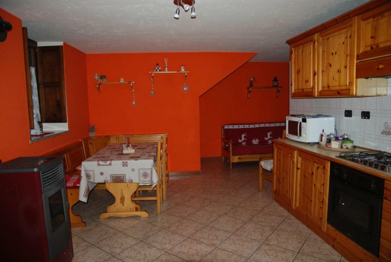 Casa Vacanza In Centro A La Salle Exteriér fotografie